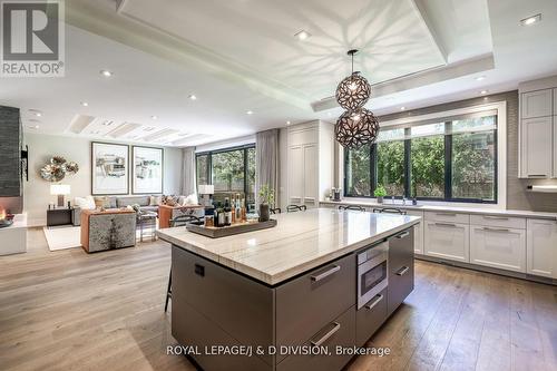 108 Mason Boulevard, Toronto (Bedford Park-Nortown), ON - Indoor Photo Showing Kitchen With Upgraded Kitchen