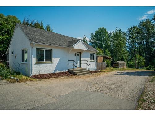 16 Park Avenue, Fruitvale, BC - Outdoor