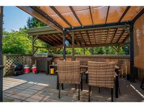 16 Park Avenue, Fruitvale, BC - Outdoor With Deck Patio Veranda With Exterior