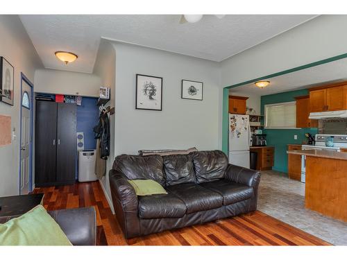 16 Park Avenue, Fruitvale, BC - Indoor