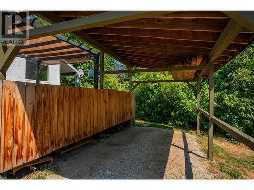 16 Park Avenue, Fruitvale, BC - Outdoor