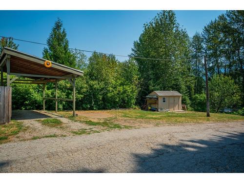 16 Park Avenue, Fruitvale, BC - Outdoor