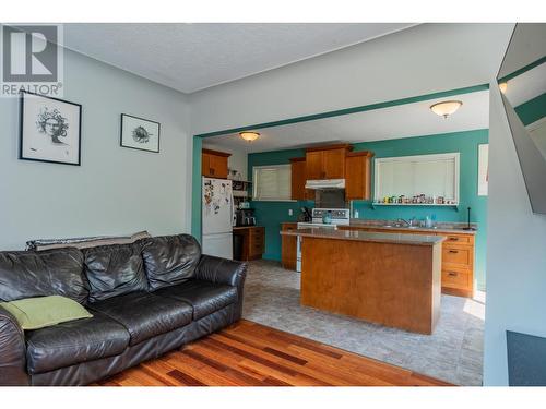 16 Park Avenue, Fruitvale, BC - Indoor