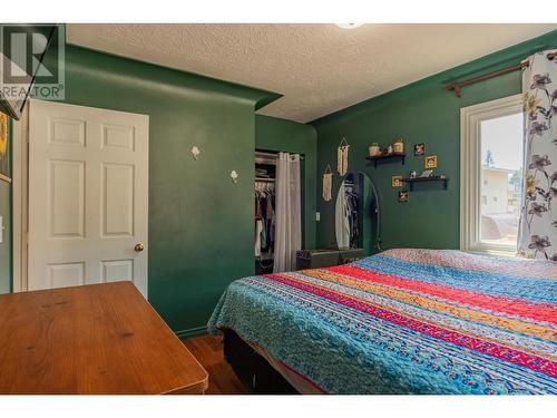 16 Park Avenue, Fruitvale, BC - Indoor Photo Showing Bedroom