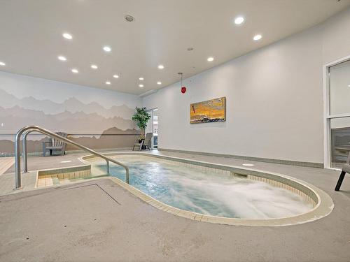 Spa - 124-2396 Rue Labelle, Mont-Tremblant, QC - Indoor Photo Showing Other Room With In Ground Pool