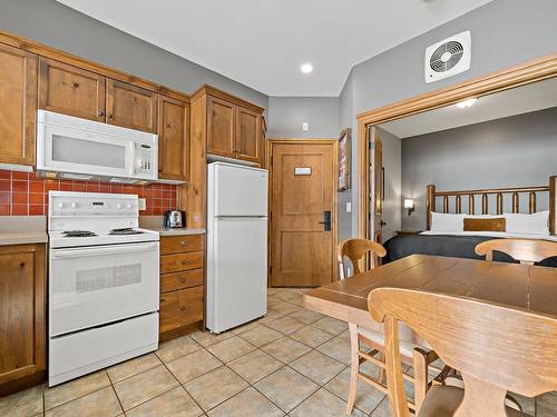 Cuisine - 124-2396 Rue Labelle, Mont-Tremblant, QC - Indoor Photo Showing Kitchen