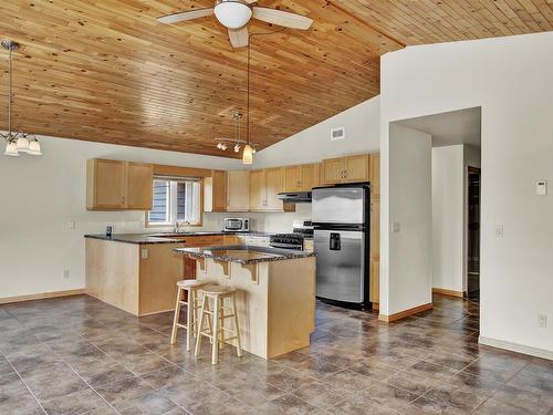 163 Portage Drive, Pass Lake, ON - Indoor Photo Showing Kitchen