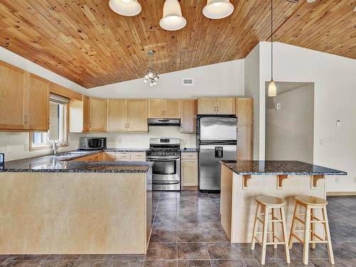 163 Portage Drive, Pass Lake, ON - Indoor Photo Showing Kitchen