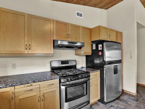 163 Portage Drive, Pass Lake, ON - Indoor Photo Showing Kitchen