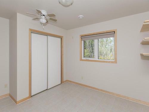 163 Portage Drive, Pass Lake, ON - Indoor Photo Showing Other Room