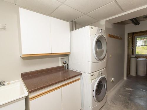 163 Portage Drive, Pass Lake, ON - Indoor Photo Showing Laundry Room