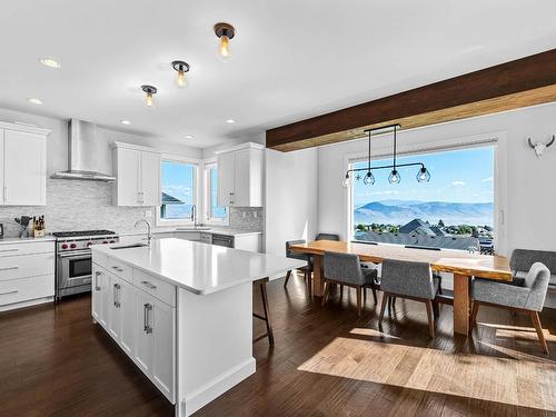 2250 Crosshill Drive, Kamloops, BC - Indoor Photo Showing Kitchen With Upgraded Kitchen