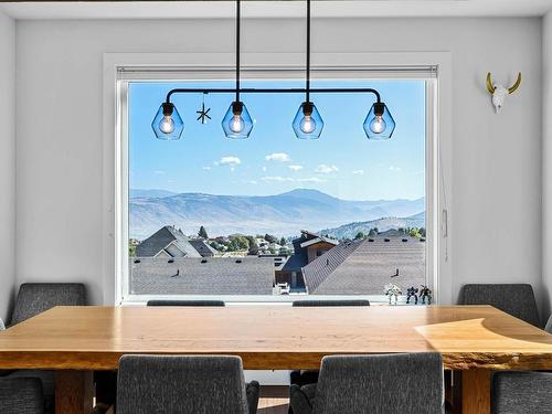 2250 Crosshill Drive, Kamloops, BC - Indoor Photo Showing Dining Room