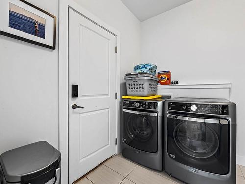 2250 Crosshill Drive, Kamloops, BC - Indoor Photo Showing Laundry Room