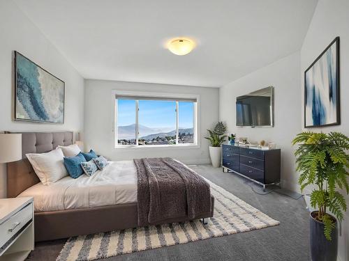 2250 Crosshill Drive, Kamloops, BC - Indoor Photo Showing Bedroom