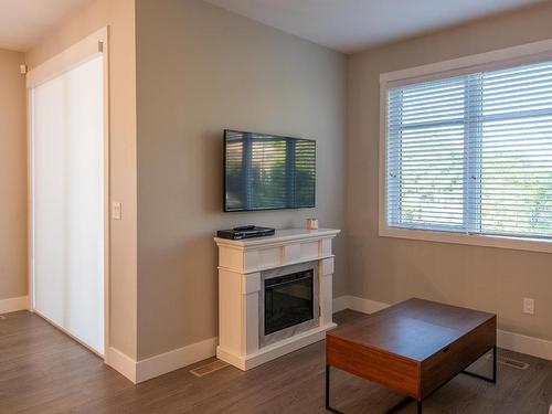 127-200 Grand Boulevard, Kamloops, BC - Indoor With Fireplace