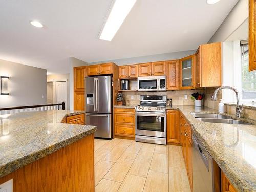 406 Azure Place, Kamloops, BC - Indoor Photo Showing Kitchen With Double Sink