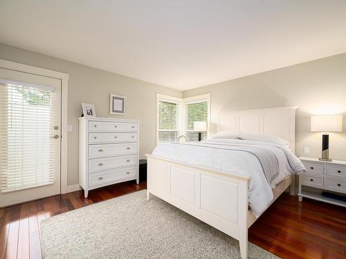 406 Azure Place, Kamloops, BC - Indoor Photo Showing Bedroom