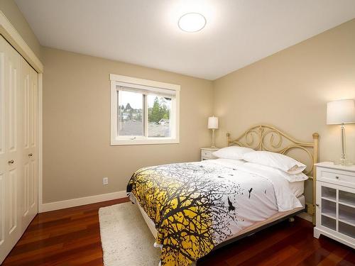 406 Azure Place, Kamloops, BC - Indoor Photo Showing Bedroom