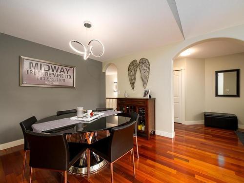 406 Azure Place, Kamloops, BC - Indoor Photo Showing Dining Room