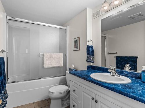 2246 Crescent Drive, Kamloops, BC - Indoor Photo Showing Bathroom