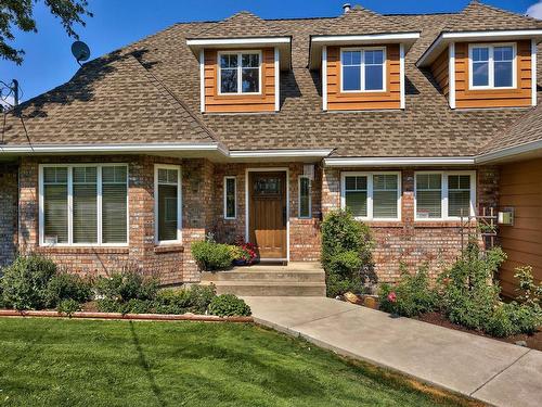 2246 Crescent Drive, Kamloops, BC - Outdoor With Facade