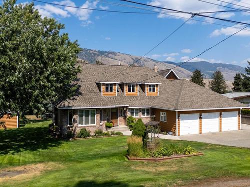 2246 Crescent Drive, Kamloops, BC - Outdoor