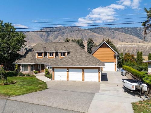 2246 Crescent Drive, Kamloops, BC - Outdoor