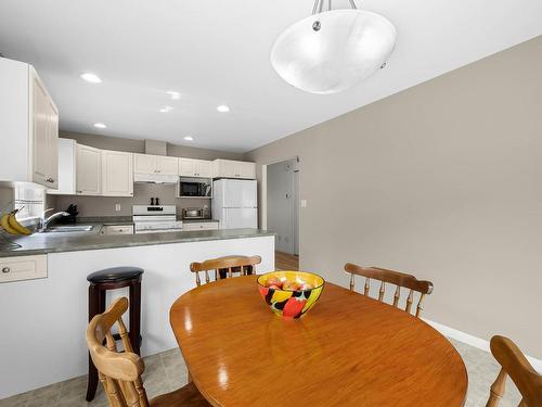 1266 Raven Drive, Kamloops, BC - Indoor Photo Showing Dining Room