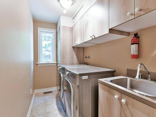 Laundry room - 125 Rue Du Bonniebrook, Saint-Colomban, QC - Indoor Photo Showing Laundry Room