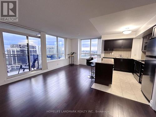 1204 - 1060 Sheppard Avenue W, Toronto (York University Heights), ON - Indoor Photo Showing Kitchen