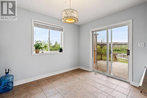 5295 Beavercreek Crescent, West Lincoln, ON - Indoor Photo Showing Other Room