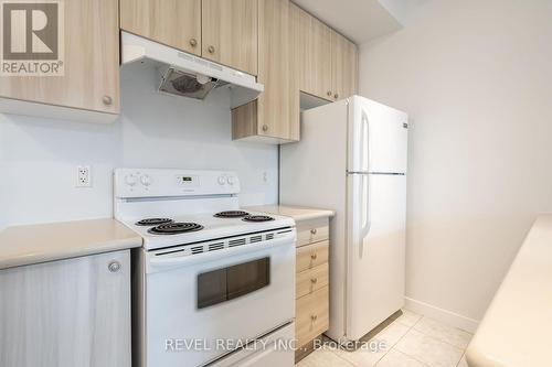 308 - 90 Charlton Avenue W, Hamilton (Durand), ON - Indoor Photo Showing Kitchen