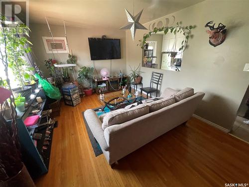 3919 Robinson Street, Regina, SK - Indoor Photo Showing Living Room