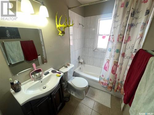 3919 Robinson Street, Regina, SK - Indoor Photo Showing Bathroom