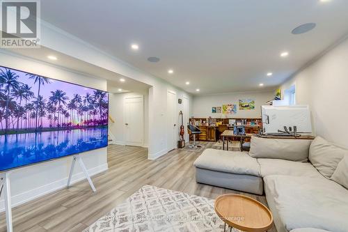 2220 Elmhurst Avenue, Oakville (Eastlake), ON - Indoor Photo Showing Living Room