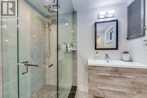 2220 Elmhurst Avenue, Oakville (Eastlake), ON - Indoor Photo Showing Bathroom