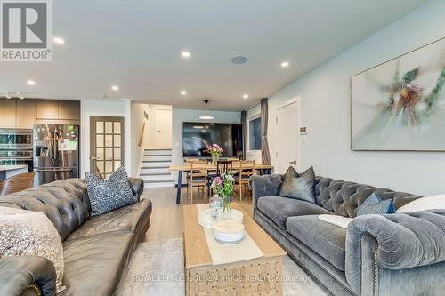 2220 Elmhurst Avenue, Oakville (Eastlake), ON - Indoor Photo Showing Living Room