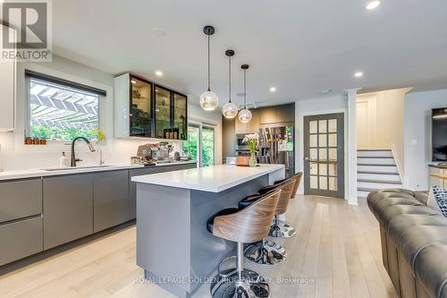 2220 Elmhurst Avenue, Oakville (Eastlake), ON - Indoor Photo Showing Kitchen With Upgraded Kitchen