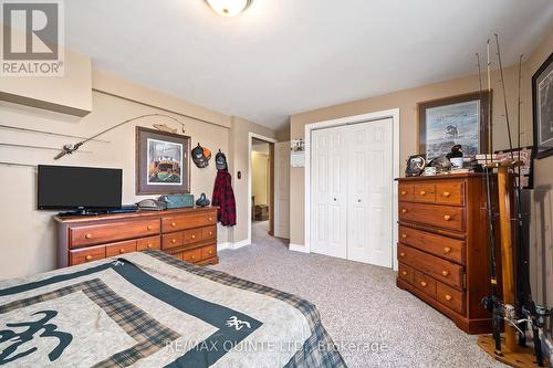 16 Harbourview Crescent, Prince Edward County (Wellington), ON - Indoor Photo Showing Bedroom