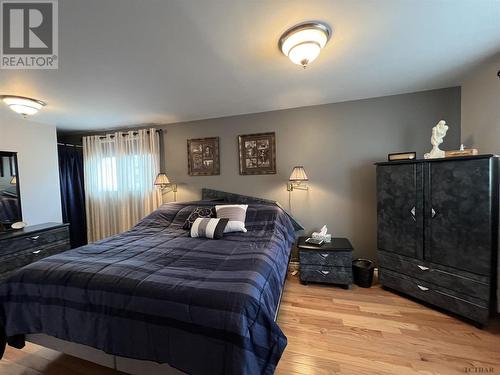 100 Spruce St N, Timmins, ON - Indoor Photo Showing Bedroom