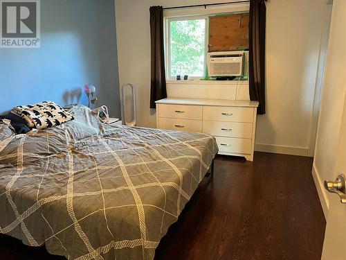 5216 42 Street Ne, Chetwynd, BC - Indoor Photo Showing Bedroom