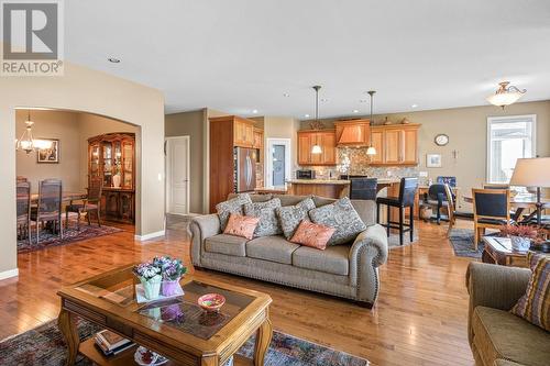 3242 Malbec Crescent, West Kelowna, BC - Indoor Photo Showing Living Room