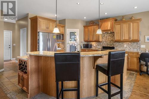 3242 Malbec Crescent, West Kelowna, BC - Indoor Photo Showing Kitchen With Upgraded Kitchen