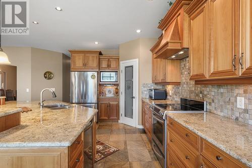 3242 Malbec Crescent, West Kelowna, BC - Indoor Photo Showing Kitchen With Double Sink