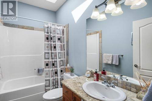 3242 Malbec Crescent, West Kelowna, BC - Indoor Photo Showing Bathroom