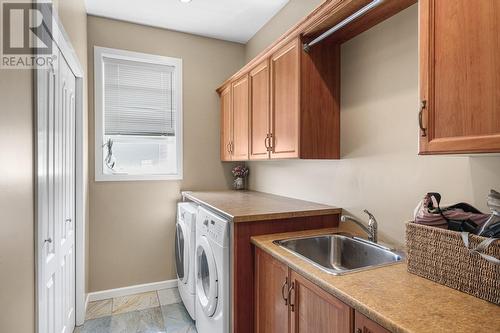 3242 Malbec Crescent, West Kelowna, BC - Indoor Photo Showing Laundry Room