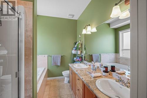 3242 Malbec Crescent, West Kelowna, BC - Indoor Photo Showing Bathroom