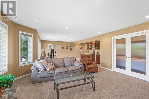 3242 Malbec Crescent, West Kelowna, BC - Indoor Photo Showing Living Room