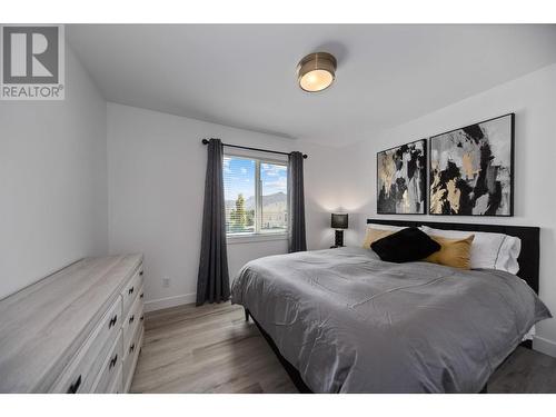 8706 74Th Avenue, Osoyoos, BC - Indoor Photo Showing Bedroom